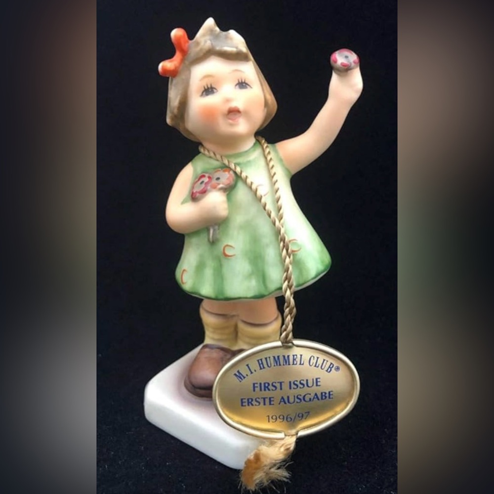Hummel figureine little flower girl